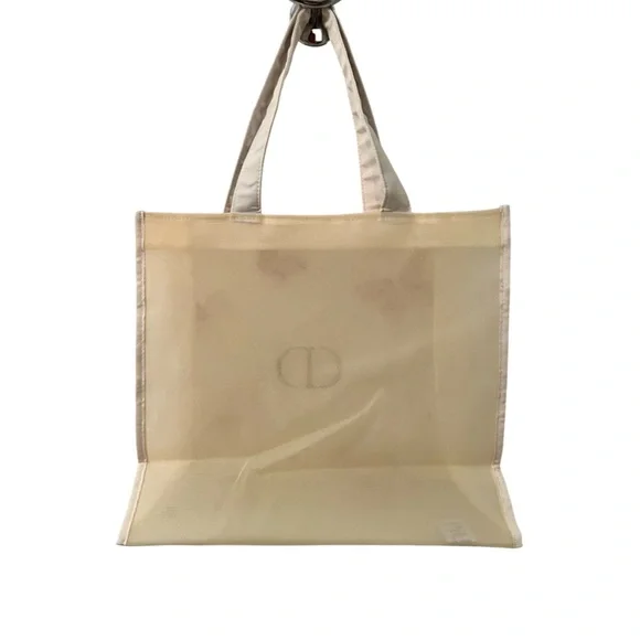 Stylish Dior Beauty GWP tote.
Cream Lace tote with embroidered buttertly - Picture 5 of 14